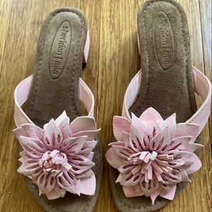 Sheridan/Mia sandals size 36 never worn. Nice light pink. Fabric flower on top